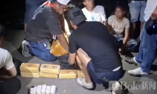泰国一对夫妻贩毒被抓，运毒25万粒冰毒还藏枪！