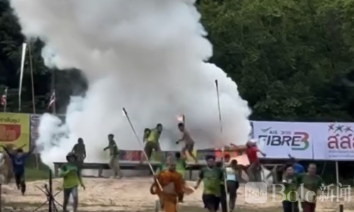 泰国加拉信火箭节突发爆炸，巨型火箭点火失败