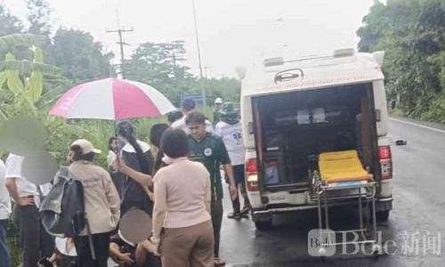 清迈突发车祸！校车被皮卡被撞翻，致23人受伤