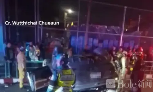 轿车失控冲出曼谷高速！坠落砸中摩托车，现场紧急救援