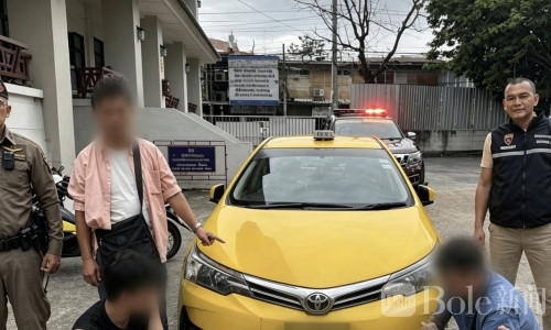 泰国出租车司机第10次接“单”翻车！载3名中国人赴缅被抓