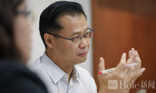 张侨伟一句“你智商为零”引爆网络！网友留言惹怒参议长