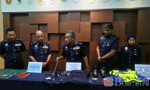 冒充执法还是滥用职权？马来西亚3名现役警察涉嫌抢劫被捕