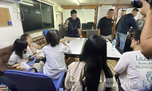 两名大学女生遭“假警察”电诈软禁，痛失60万泰铢