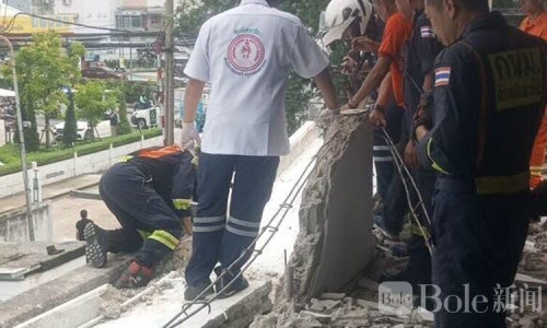 曼谷突发混凝土板坍塌事故！1人当场身亡1人重伤