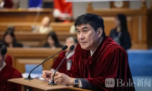 老师威胁小马被逮捕，萨拉却没事？图尔福追问执法标准