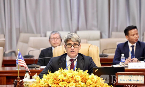 柬埔寨宣布大型电诈窝点近清零，30万外国人离境引关注