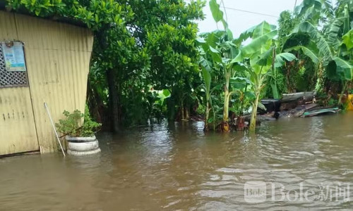洪水冲入住宅！菲律宾伊洛伊洛40村陷积水危机