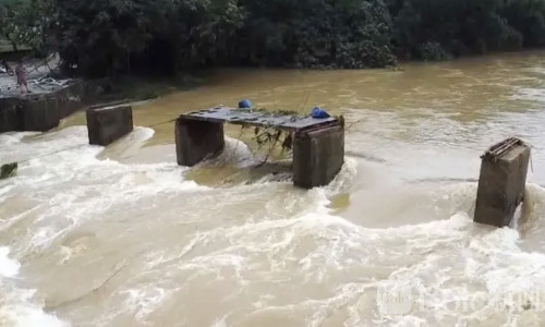 24日至25日强降雨袭击越南，北部河流水位或上涨5米