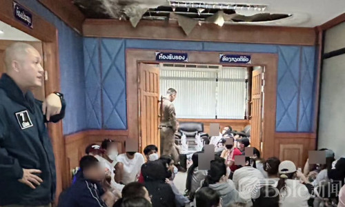 老挝严打网络赌博后，67名泰国人被遣返回国！