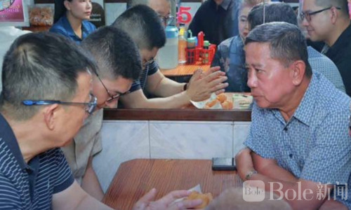 中泰防长曼谷早餐会晤，深化防务合作推动双边关系